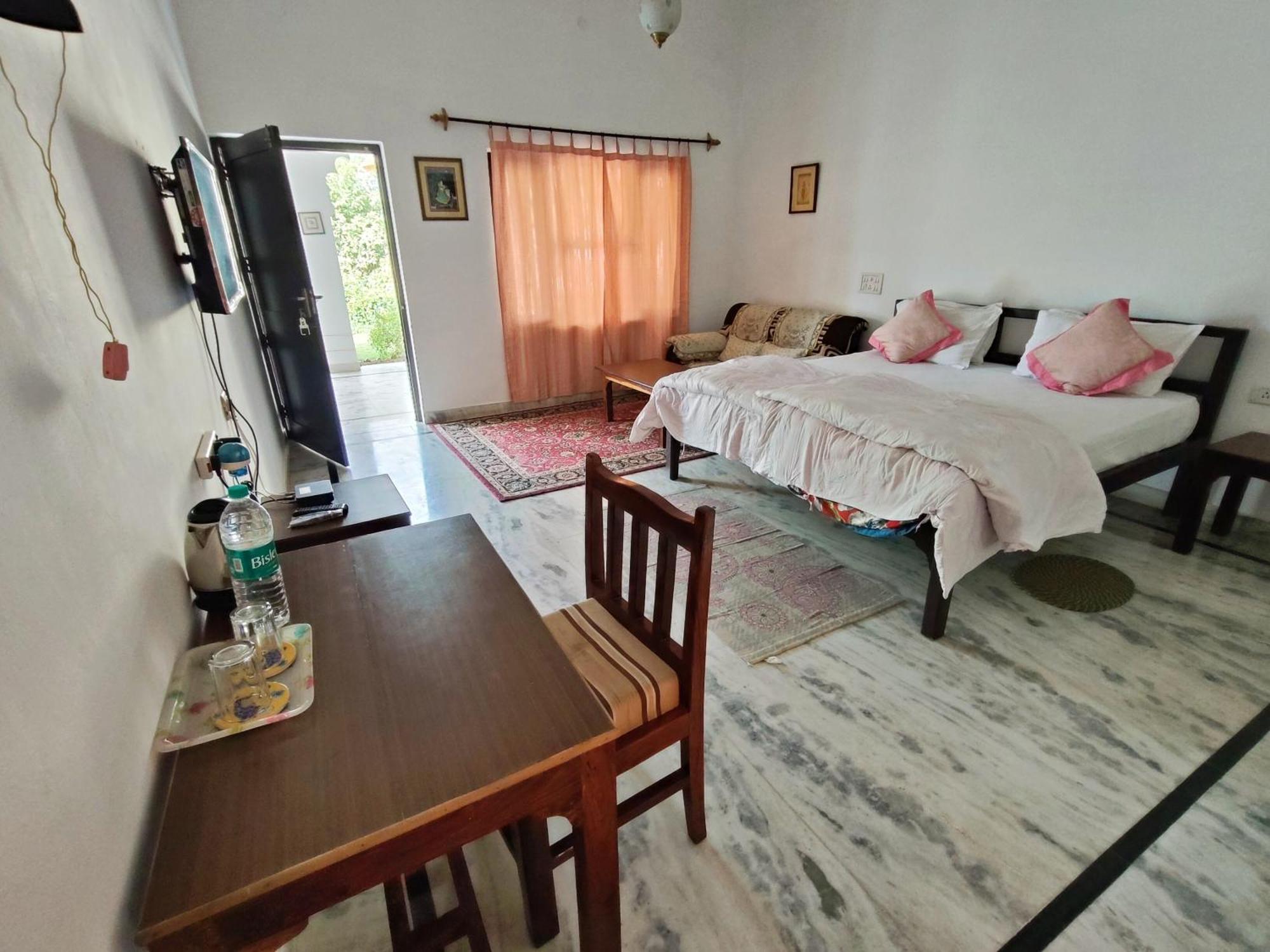 Apartamento Royal Farm Bharatpur Habitación foto